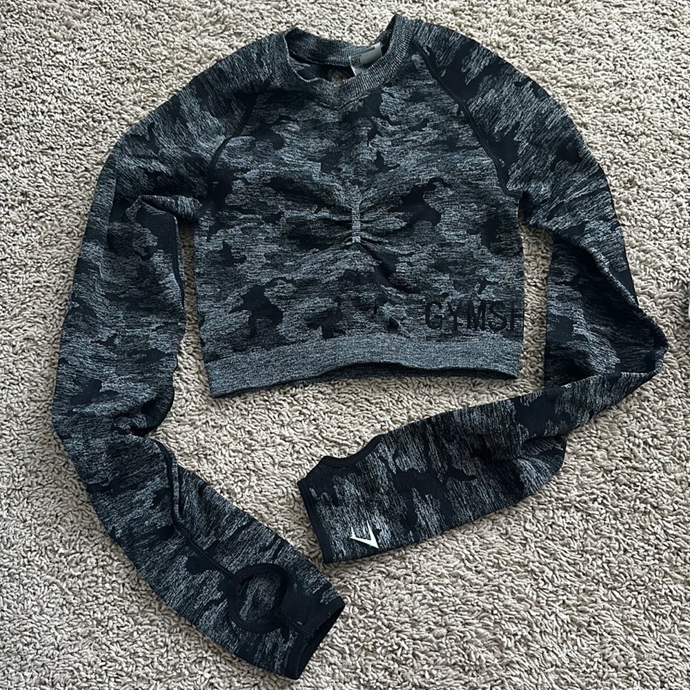 Gym shark top